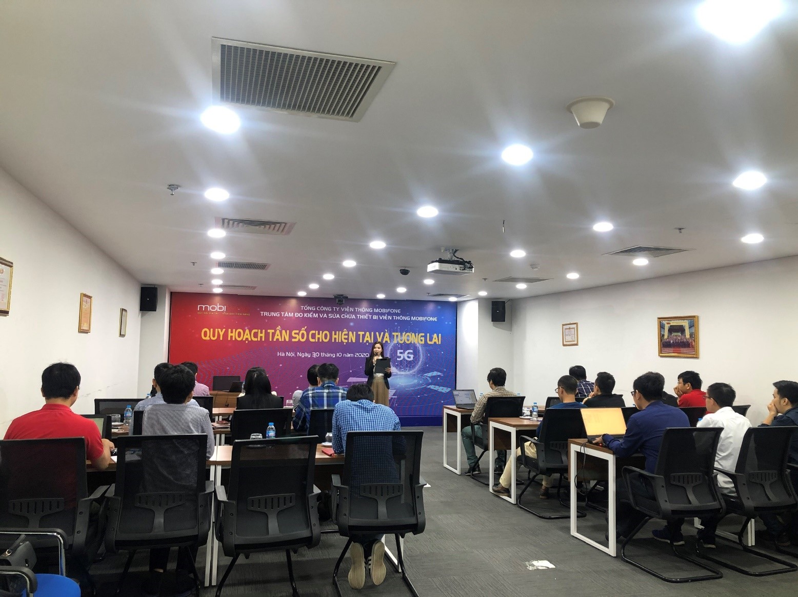 COE Việt Nam tổ chức thành công Hội thảo: “Quy hoạch tần số cho hiện tại và tương lai” dành cho các cán bộ của Trung tâm Đo kiểm và sửa chữa thiết bị viễn thông MobiFone.