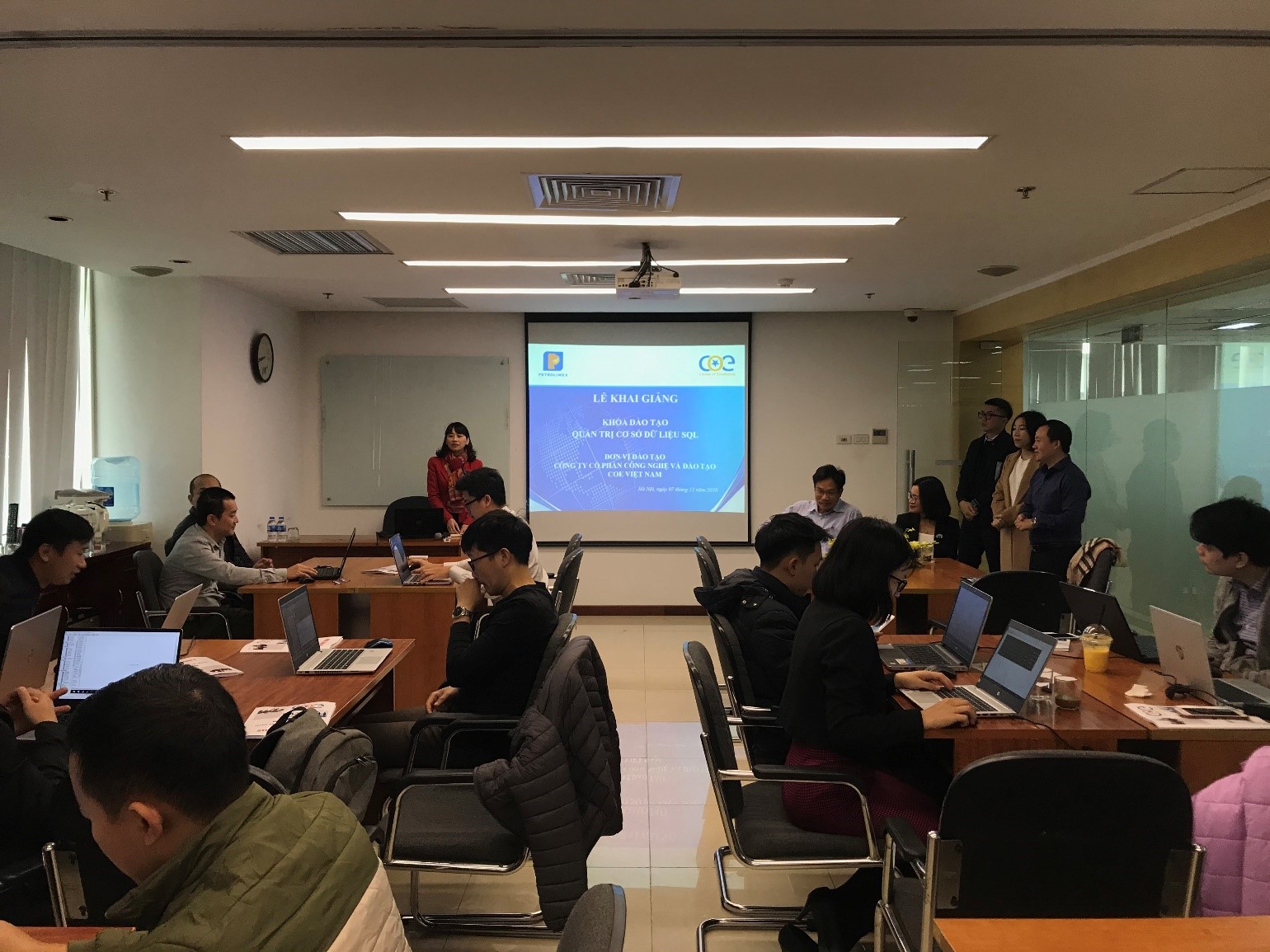 Các cán bộ của Công ty cổ phần Tin học viễn thông Petrolimex (Piacom) tham gia khóa đào tạo Quản trị cơ sở dữ liệu SQL.