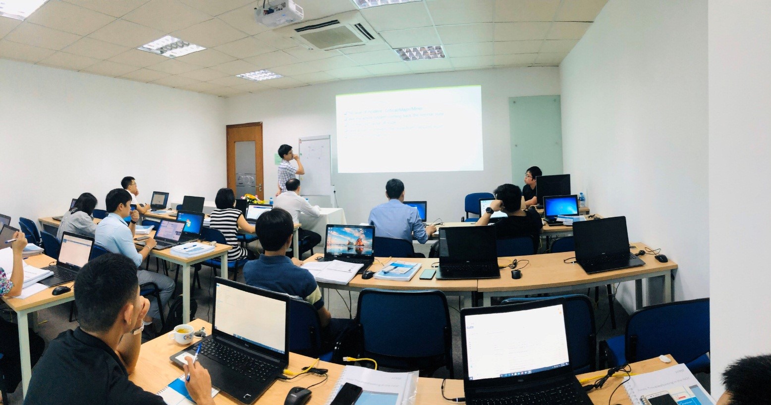 COE Việt Nam triển khai khóa đào tạo Junos và khắc phục sự cố trong NOC-JTNOC cho các cán bộ của Bộ Tài Chính.