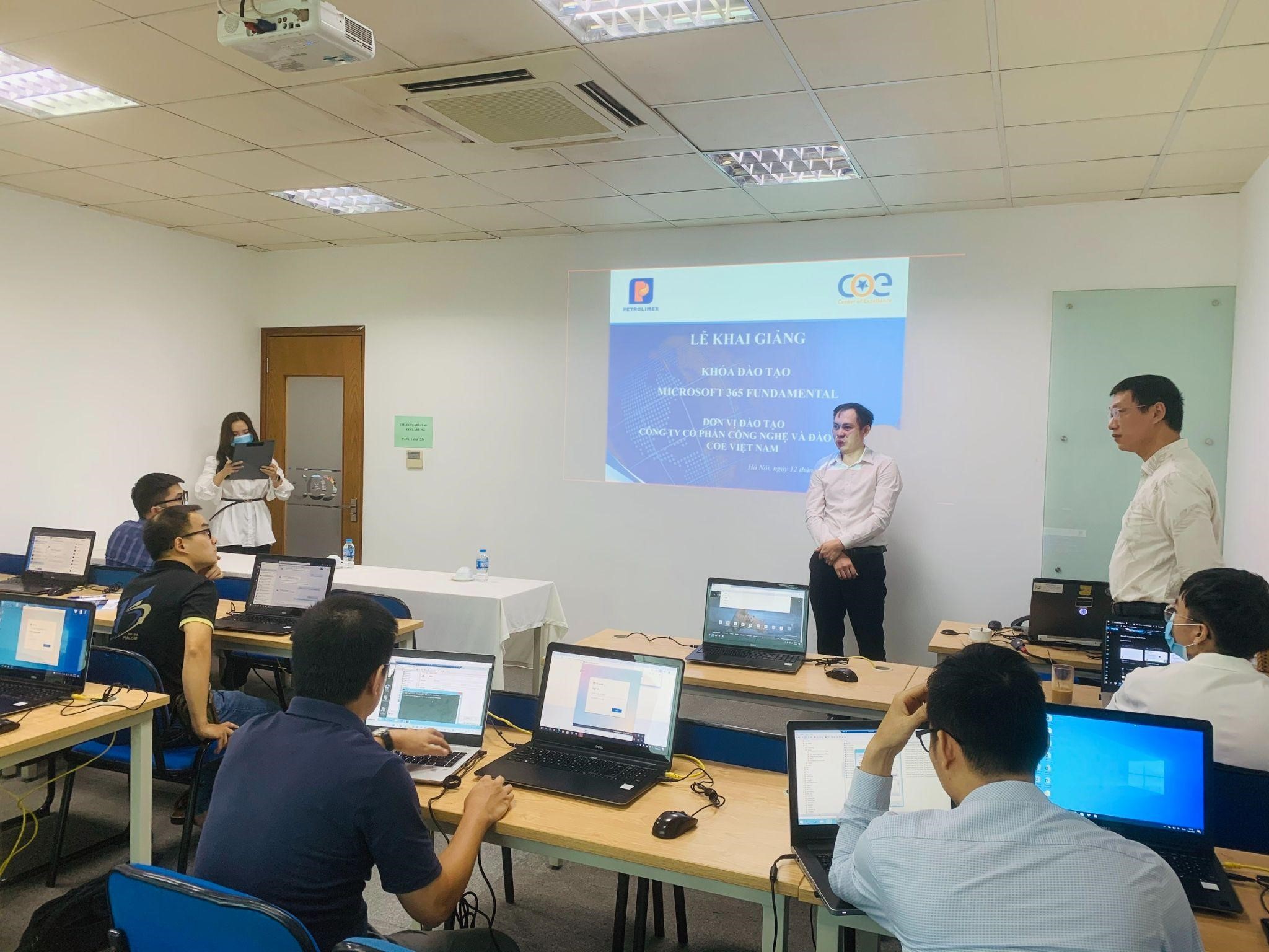 COE Việt Nam triển khai thành công Khoá đào tạo Microsoft 365 dành cho đội ngũ nhân sự Công ty cổ phần Tin học viễn thông Petrolimex.