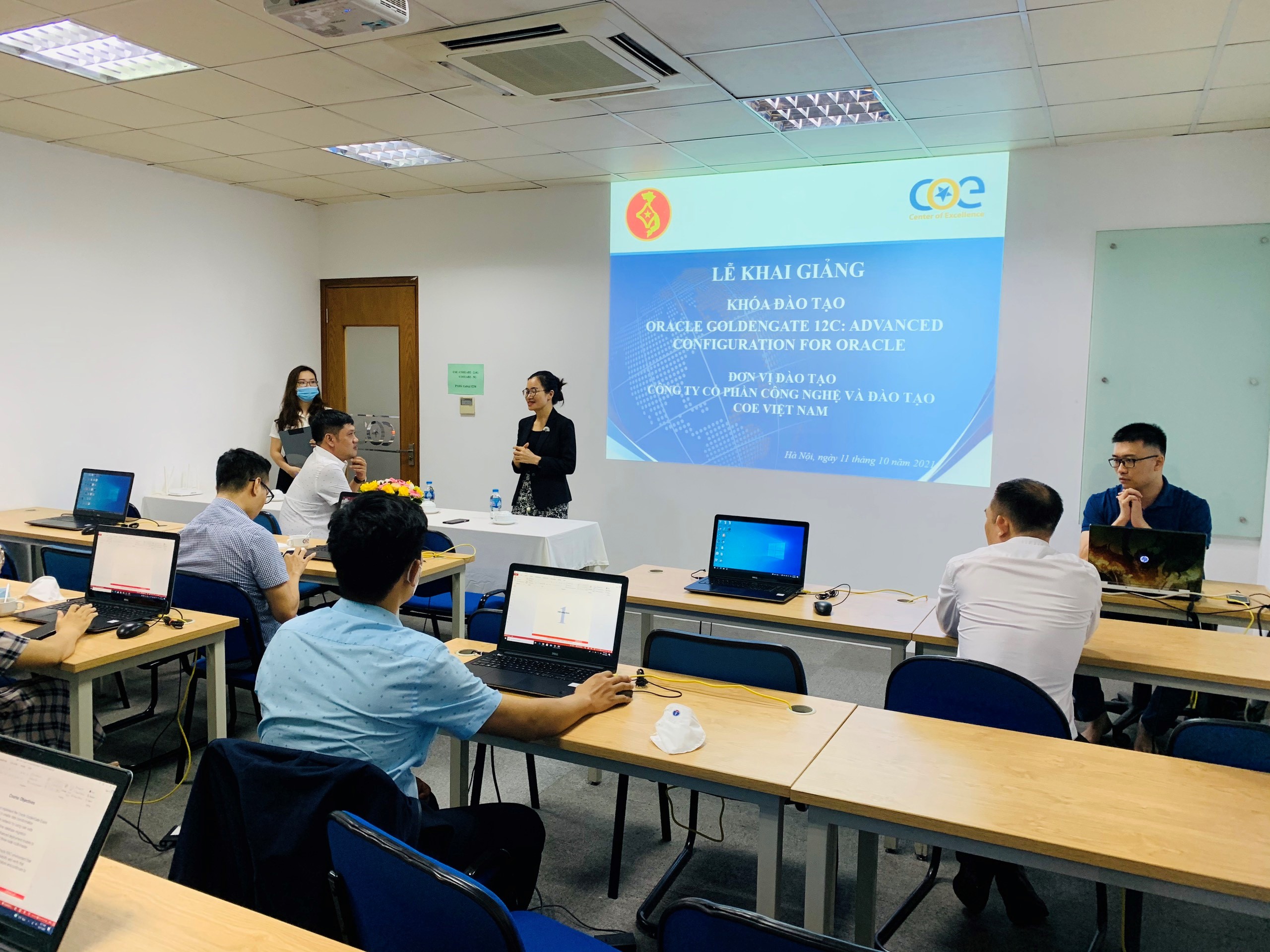 Các cán bộ thuộc Kho bạc nhà nước tham gia khóa đào tạo: “Oracle GoldenGate 12c: Advanced Configuration for Oracle” do COE Việt Nam tổ chức.