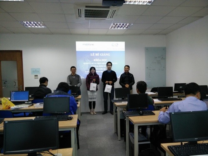 Khóa đào tạo Quản lý dự án phần mềm theo chuẩn CMMi & Agile Scrum dành cho các cán bộ của Tổng Công ty Viễn thông Mobifone được tổ chức bởi COE Việt Nam