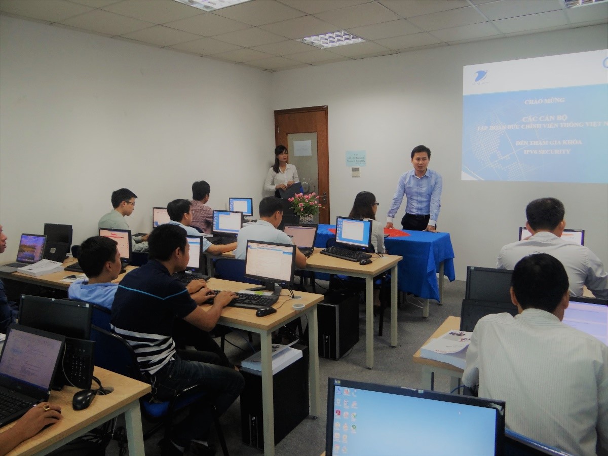 Các cán bộ Tập đoàn Bưu chính Viễn thông Việt Nam VNPT tham gia Khóa đào tạo Ipv6 Security được triển khai bởi COE Việt Nam