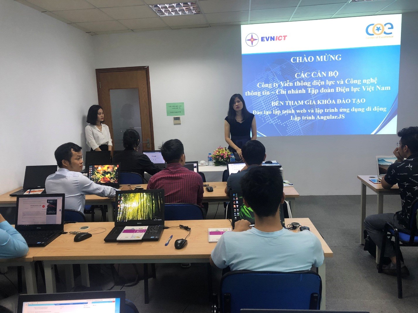 02 khóa Lập trình Angular.JS cho các cán bộ của EVN được tổ chức thành công bởi COE Việt Nam