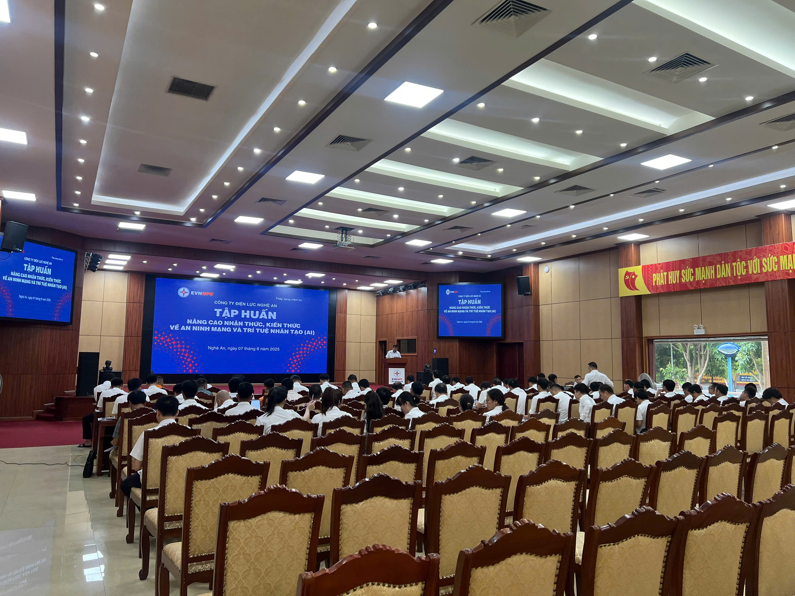 [7-9/8/2025] COE phối hợp cùng Công ty Điện lực Nghệ An tổ chức khoá tập huấn nâng cao nhận thức về an toàn thông tin và quản trị hệ thống mạng