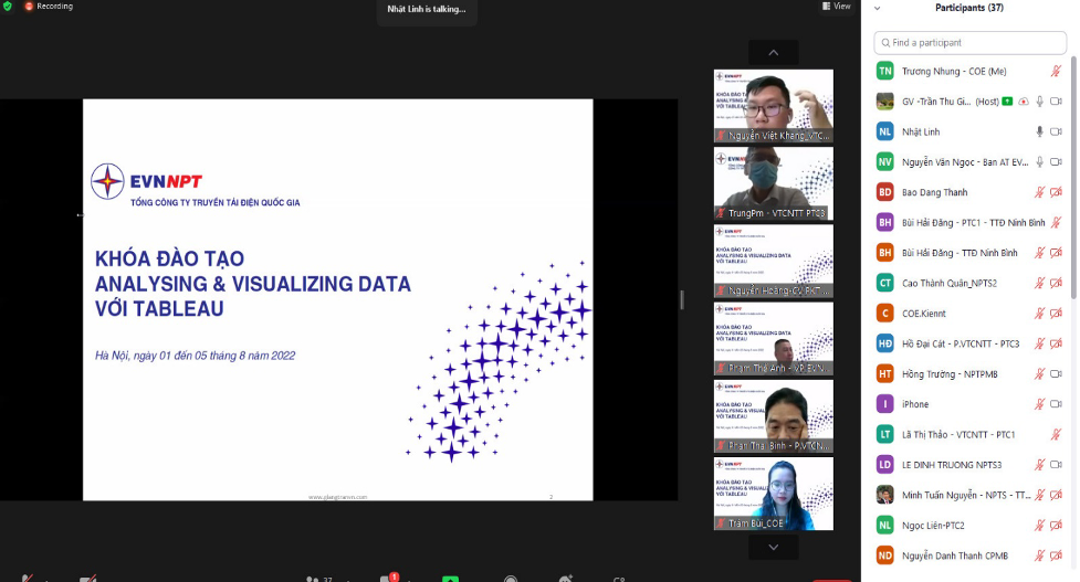 Các cán bộ thuộc công ty Truyền tải Điện 4 hoàn thành khóa đào tạo Analysing & Visualizing Data với Tableau tổ chức bởi COE Việt Nam.